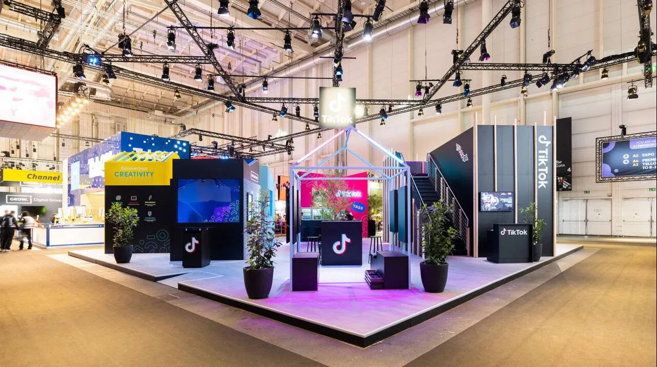 TikTok real exhibition photo